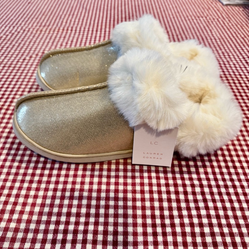 LC Lauren Conrad size 10-11 glittery Gold Slippers with Faux Fur